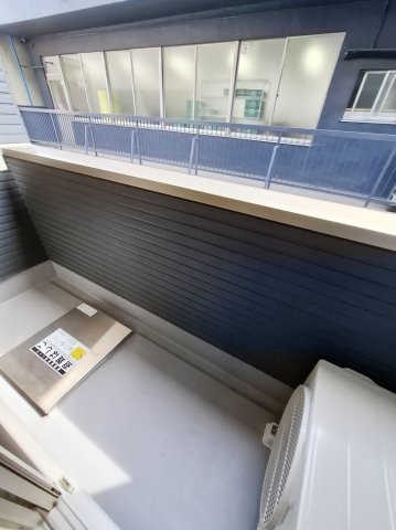 ザカラー東本町A棟のバルコニー