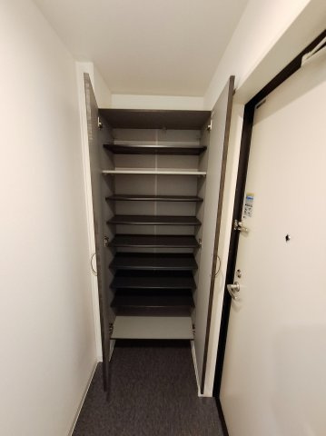 ザカラー東本町A棟の収納