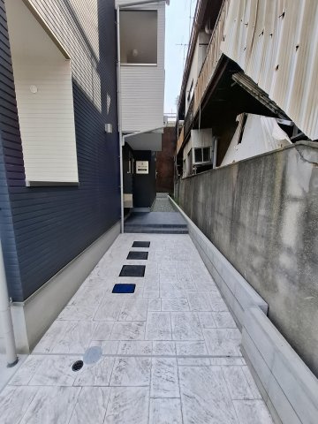 ザカラー東本町A棟のロビー