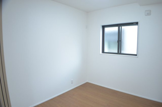 【洋室】 | GranFelidiaさいたま市桜区白鍬2期 | 【1号棟】リビングと続き間の洋室4.5帖。客間としても重宝しますね(^^)/