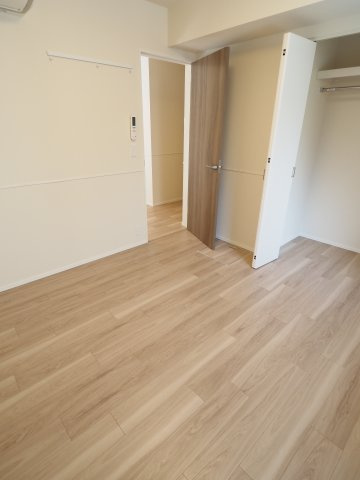 【洋室】 | オカバ世田谷深沢ヘーベルメゾン | 各居室、腰高に仕切りをもたせて猫さんのうっかり爪とぎに対応してます。