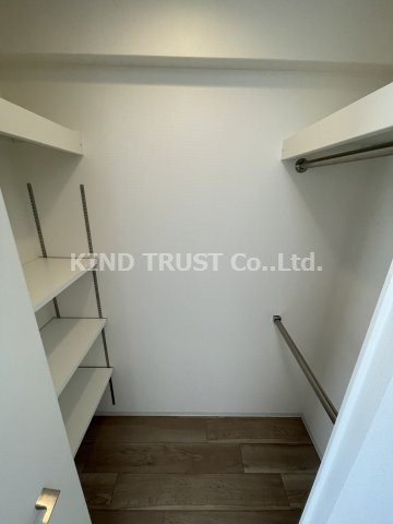 アーバネックス西天満の収納|ウォークインクローゼットです