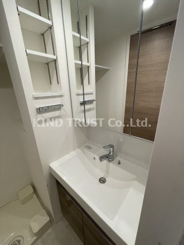 アーバネックス西天満の独立洗面台|独立洗面化粧台が付いています