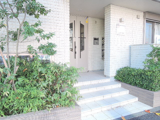 横浜市神奈川区六角橋２丁目の賃貸マンションのエントランス|オートロック付で安心のセキュリティ