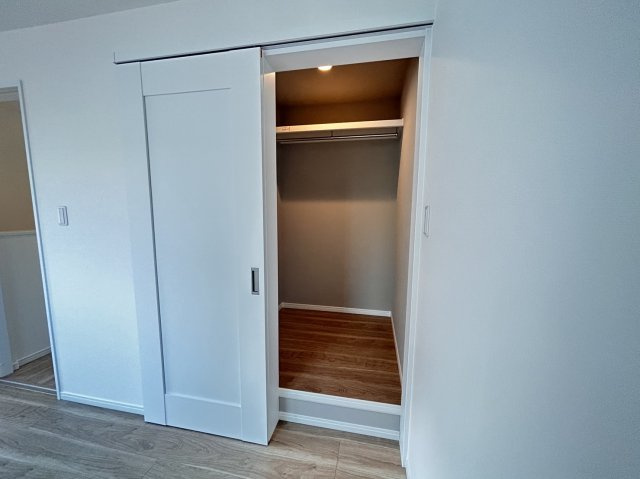 大日通２丁目　新築戸建の収納|3階洋室約7帖のウォークインクローゼットです♪スーツケースなどの大きな物も十分収納可能です！