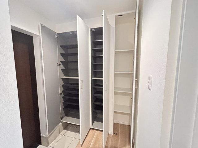 大日通２丁目　新築戸建の収納