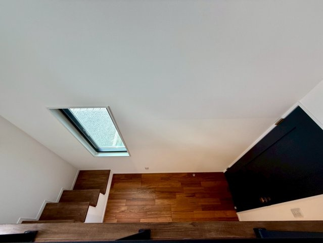 沖縄市諸見里戸建・Ｂ棟の洋室|２階洋室４帖②ロフトからの眺め