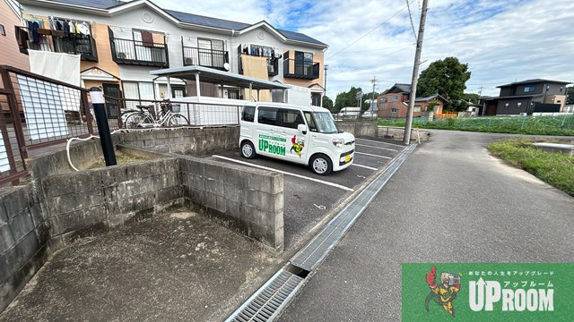 DUPLEX国王81Bの駐車場