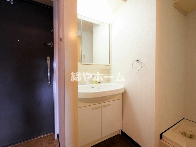 Rainbow　Court　P-Ⅲの独立洗面台|朝の支度にも助かる、独立の洗髪洗面化粧台