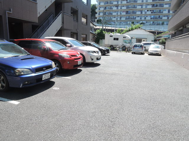 ミレネール中原Ａの駐車場|敷地内駐車場