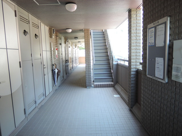 ミレネール中原Ａのロビー|清掃の行き届いた共有部