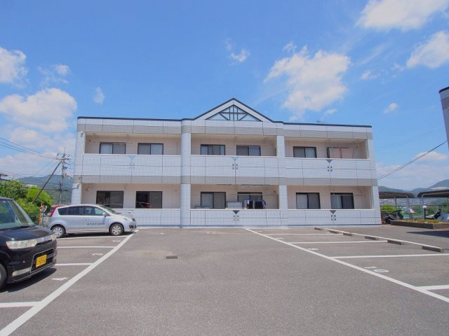 ロイヤルタムラさくら館の外観