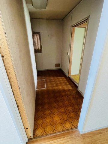 喜沢M戸建ての収納|1階納戸