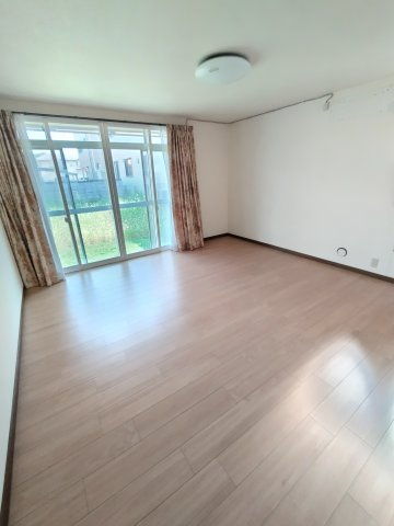 喜沢M戸建ての居間・リビング