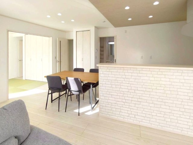 【３号棟　区画図】駐車スペース３台分確保。ファイブイズホームの物件には外水道が標準装備為、お子様用のプールに水を張ったり洗車をする際にも役立ちます。