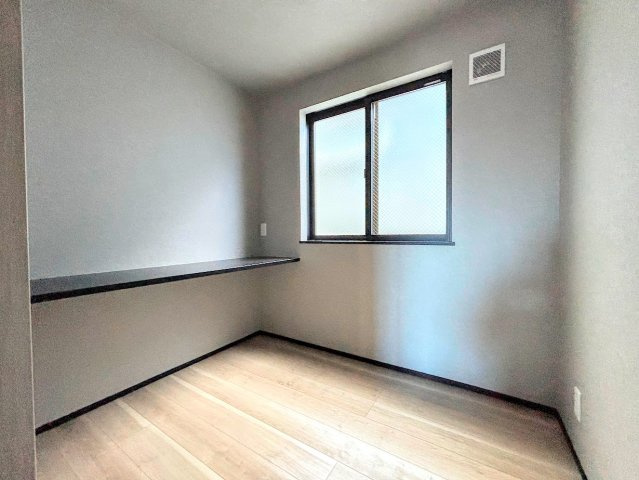 南区大岡３丁目　新築戸建ての洋室|◆住宅ローンのご相談や周辺環境のご案内も含め、ローンに詳しい、地元に詳しいスタッフがお出迎えさせていただきます。お気軽にご相談ください。
