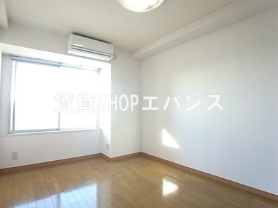 【居間・リビング】 | イーストワンビルディング