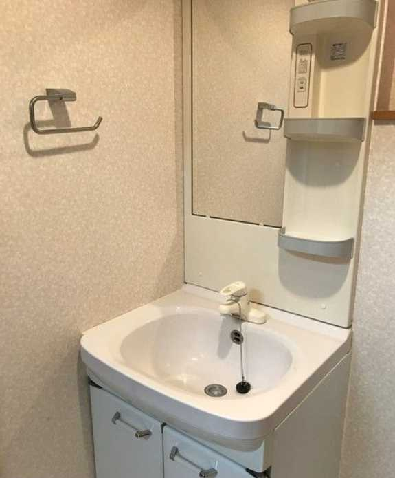 メゾン・レイカ　礼金０　独立洗面台　バイク置き場の洗面所