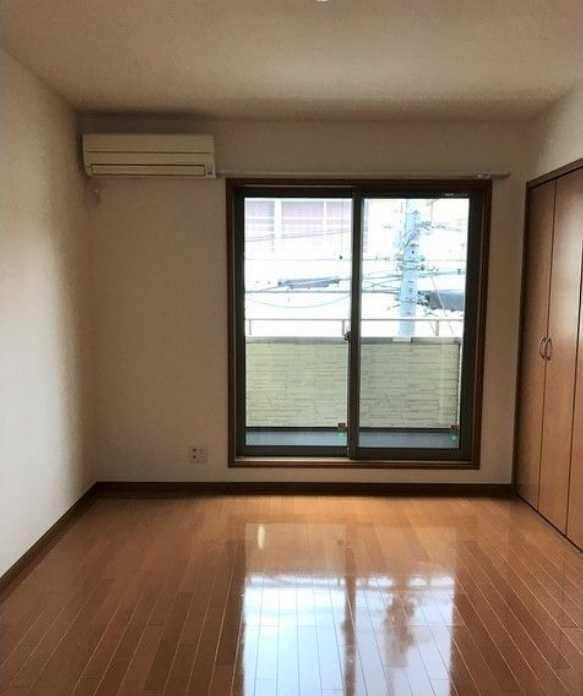 メゾン・レイカ　礼金０　独立洗面台　バイク置き場の居間・リビング