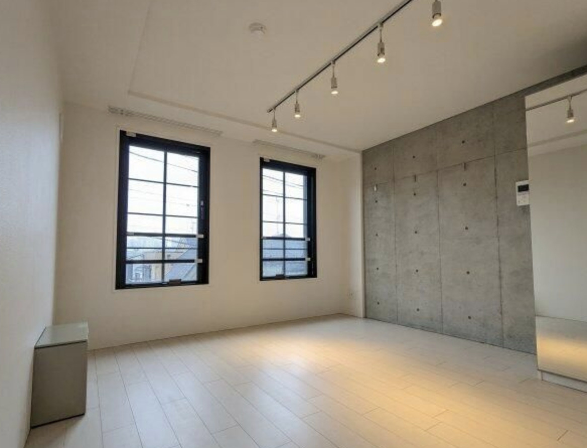 アレーロ高円寺の居間・リビング