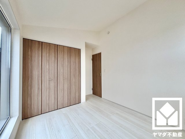 宇治市伊勢田町砂田　2期　1号棟の洋室