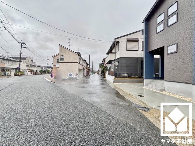 宇治市伊勢田町砂田　2期　1号棟の前面道路含む現地写真