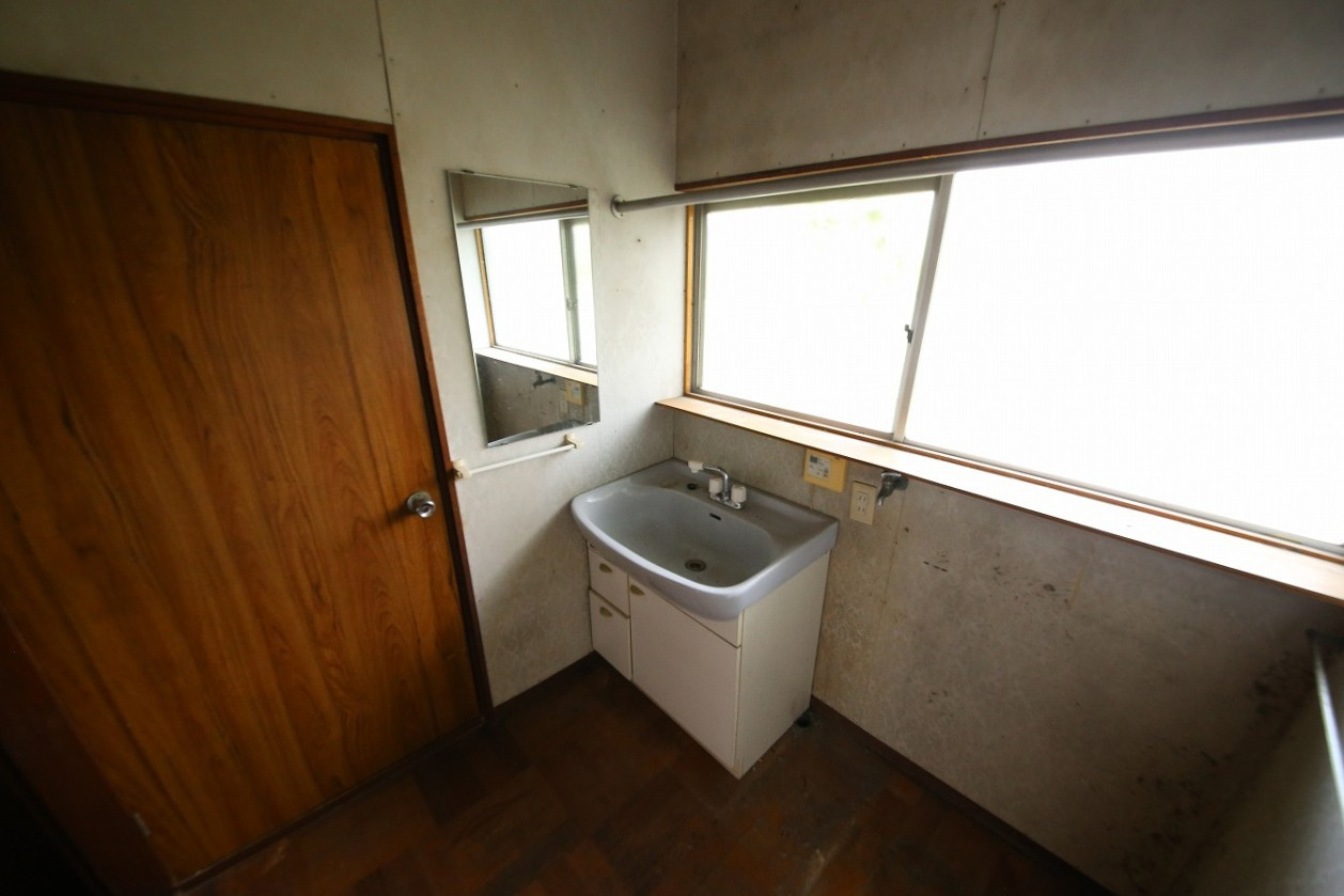 久喜市伊坂中古戸建の洗面所