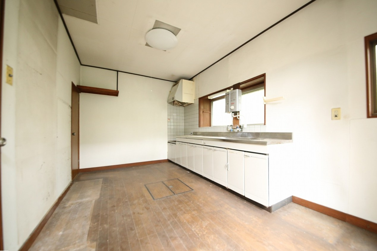 久喜市伊坂中古戸建の居間・リビング