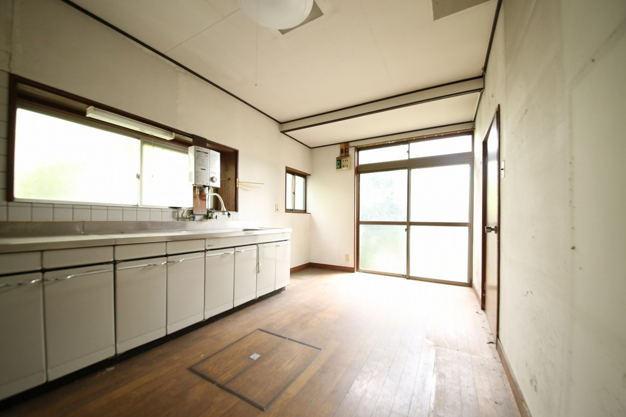 久喜市伊坂中古戸建の居間・リビング