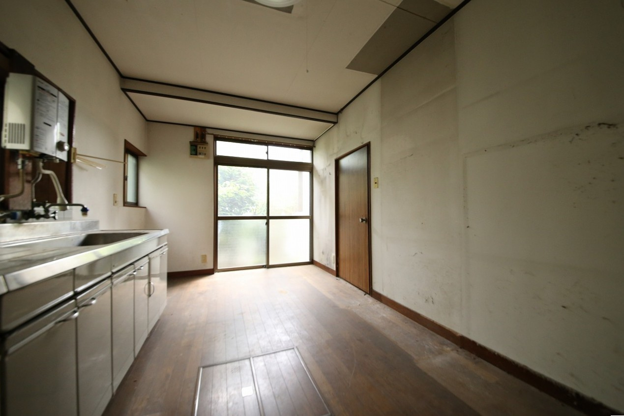 久喜市伊坂中古戸建の居間・リビング