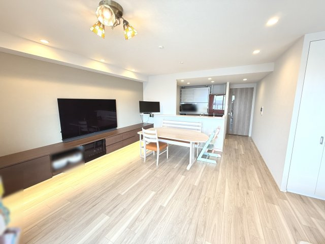 【海・明石海峡大橋・淡路島一望】ディアエスコート明石西新町の居間・リビング