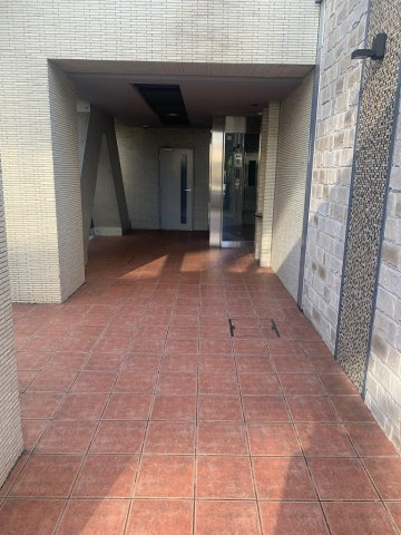 ユーガ千石のエントランス