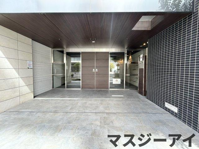 コンフォリア心斎橋EASTのエントランス