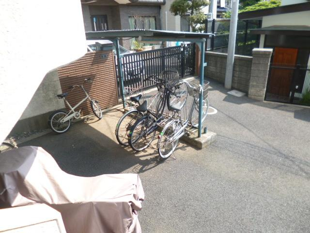 ニュー氷川ハイツのエントランス