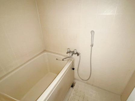 ニュー氷川ハイツの浴室