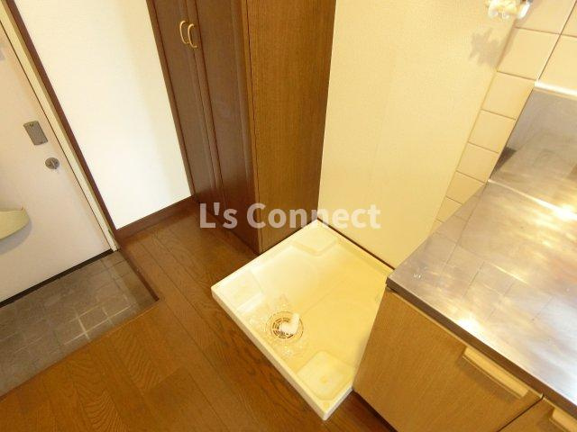 【設備】 | コリーヌ南光台Ⅱ番館 | 室内洗濯機置き場には排水パン付き。