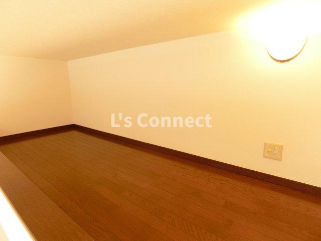 【内装】 | コリーヌ南光台Ⅱ番館 | ロフトは収納やベッド代わりに使えます。