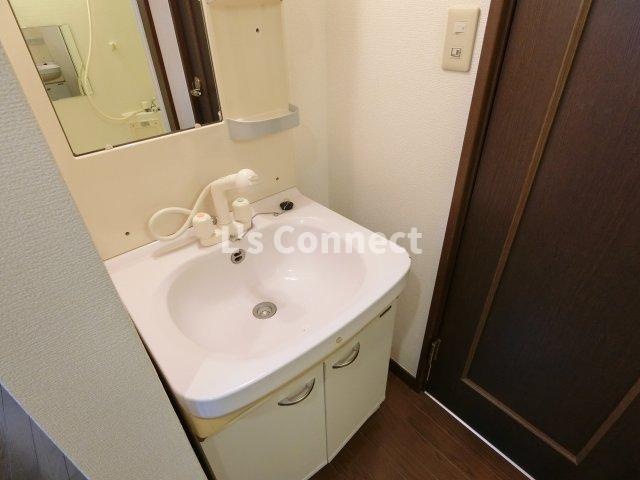 【洗面所】 | コリーヌ南光台Ⅱ番館 | 朝の支度もスムーズな独立洗面台。