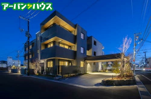 クロムノワールの外観