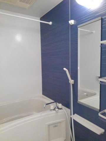 カーサ・フェリーチェの浴室|落ち着いた空間のお風呂です