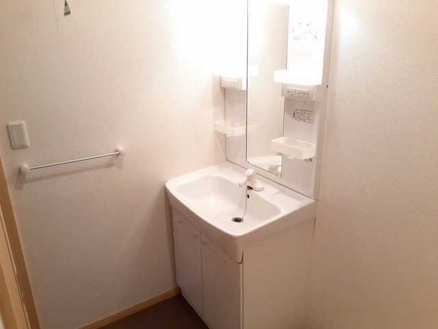 ラフレシ－ル　Ａの洗面所|洗面所です