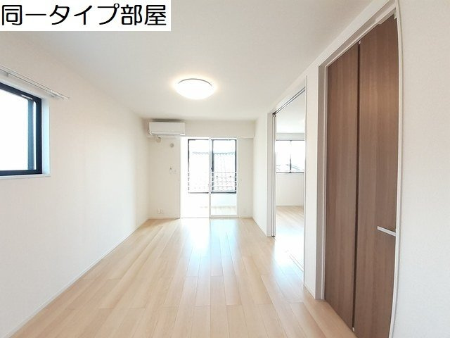 スリージェメゾン　Ⅰの居間・リビング|ゆったりとしたリビングです