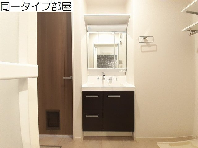 スリージェメゾン　Ⅰの洗面所|脱衣スペースもあります