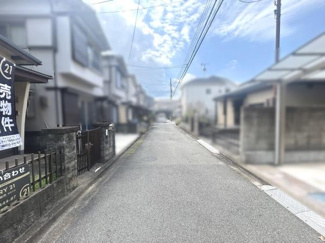 【前面道路含む現地写真】
