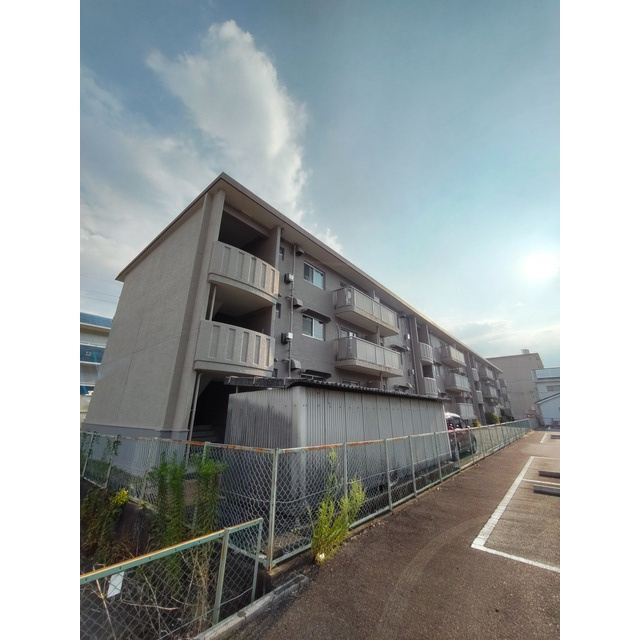 岐阜市尼ケ崎町１丁目のアパート