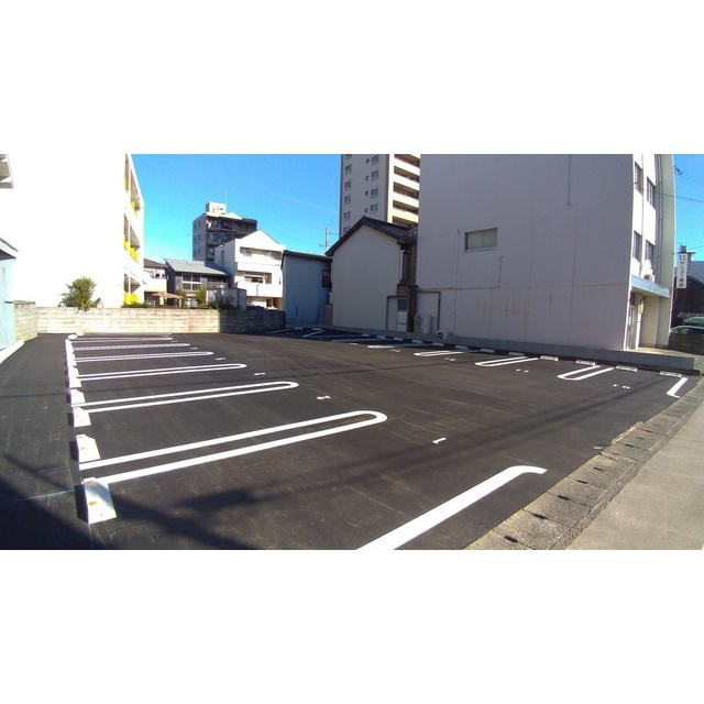 岐阜市高砂町５丁目の駐車場の外観