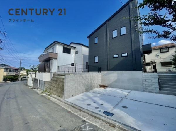 横浜市戸塚区戸塚町の新築一戸建の前面道路含む現地写真|周辺環境も合わせてご案内させて頂きます！
お気軽にお問い合わせ下さい！