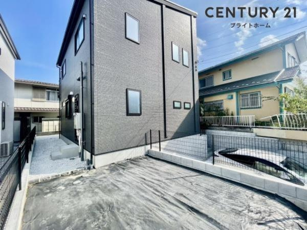 横浜市戸塚区戸塚町の新築一戸建の前面道路含む現地写真|陽当りの良さ、住環境を現地にてご確認下さい！
周辺環境も合わせてご案内させて頂きます！