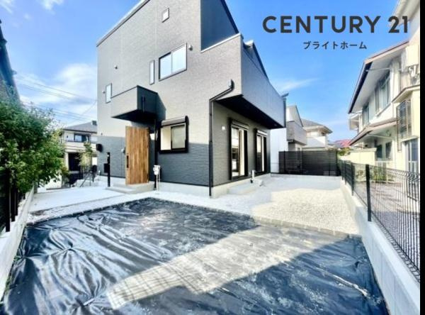 横浜市戸塚区戸塚町の新築一戸建の前面道路含む現地写真|落ち着いた街並みになります。
是非一度、現地へお越しください。 
ご自宅までの送迎もいたします