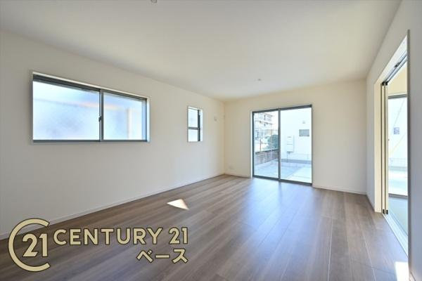リーブルガーデン指柳町 ２号棟 ／新築一戸建の居間・リビング|■現地撮影写真■家族団欒も快適なダイニングスペース！